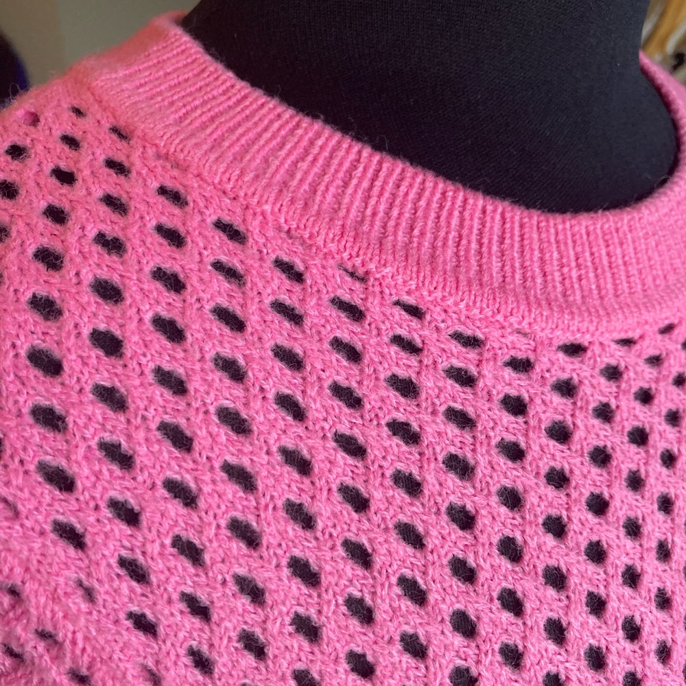 H&M Divided crop Pink Knit Short Sleeve Sweater, size large - Picture 4 of 10